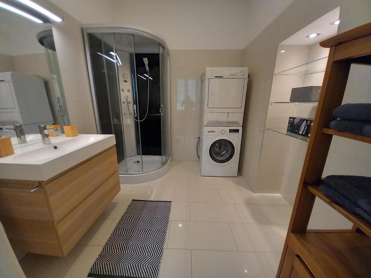 Korvin One Apartman Pápa Buitenkant foto